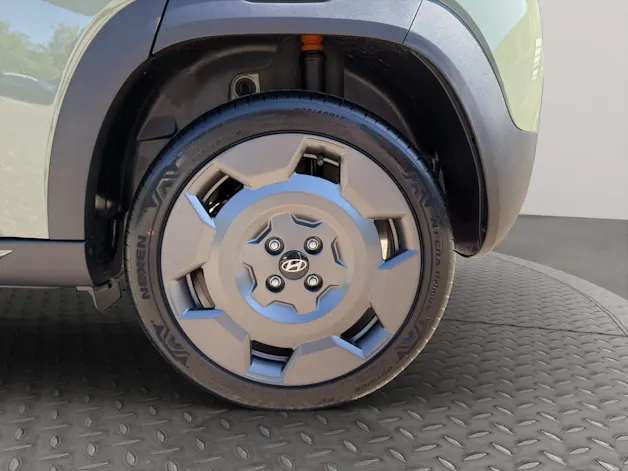 HYUNDAI Inster 49 kWh Electric Vertex Cross