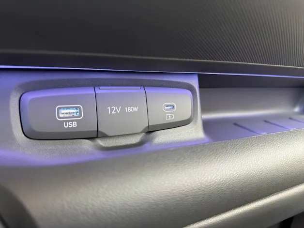 HYUNDAI Inster 49 kWh Electric Vertex Cross