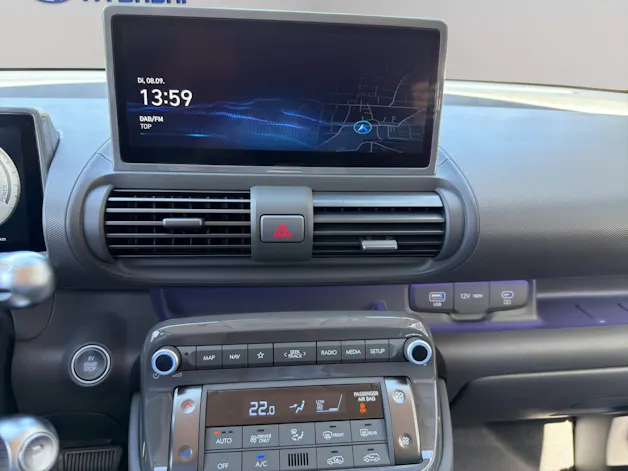 HYUNDAI Inster 49 kWh Electric Vertex Cross