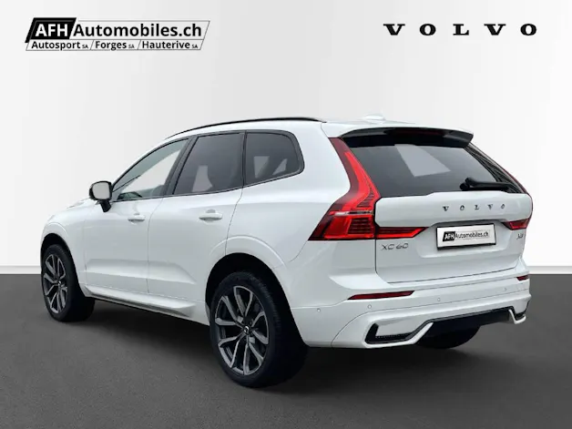 VOLVO XC60 2.0 B5 MH Ultimate Dark AWD