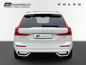 VOLVO XC60 2.0 B5 MH Ultimate Dark AWD