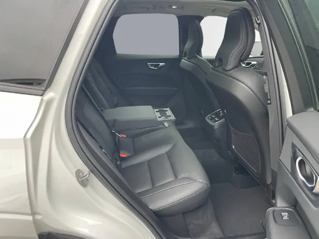 VOLVO XC60 2.0 B5 MH Ultimate Dark AWD