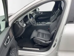 VOLVO XC60 2.0 B5 MH Ultimate Dark AWD