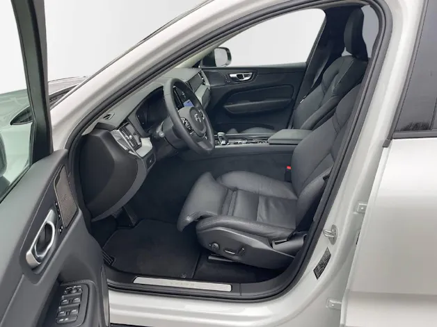 VOLVO XC60 2.0 B5 MH Ultimate Dark AWD