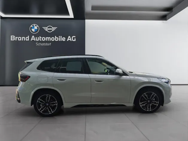 BMW X1 23d xDrive paddles