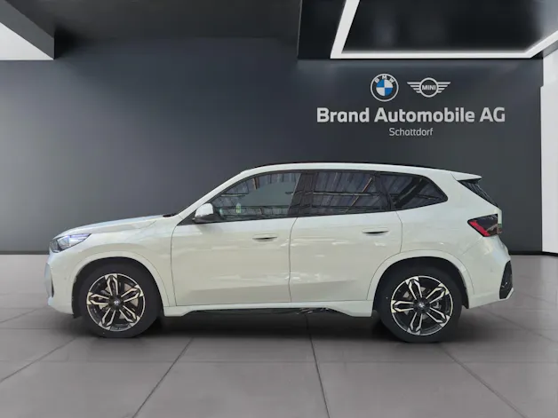 BMW X1 23d xDrive paddles