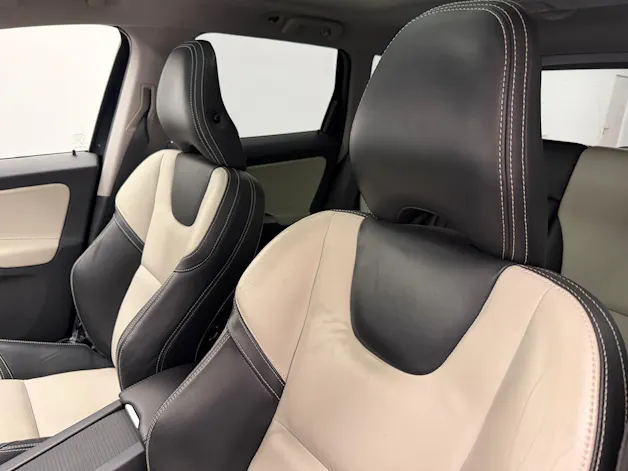 VOLVO XC60 2.4 D5 Summum AWD
