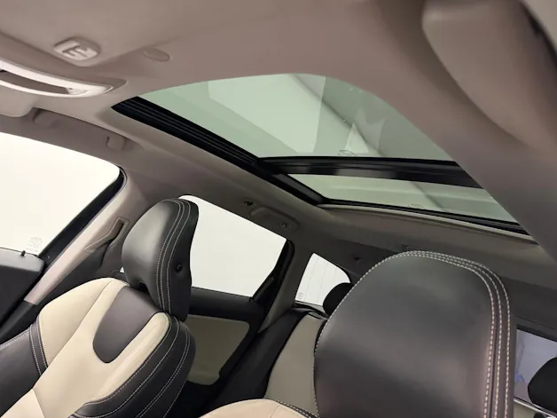 VOLVO XC60 2.4 D5 Summum AWD