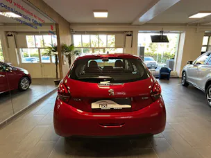 PEUGEOT 208 1.2 PureTech Allure S/S AUTOMATIQUE