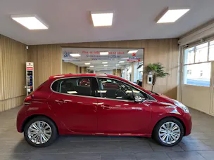 PEUGEOT 208 1.2 PureTech Allure S/S AUTOMATIQUE