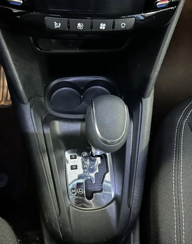 PEUGEOT 208 1.2 PureTech Allure S/S AUTOMATIQUE