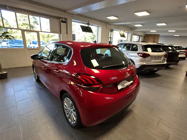 PEUGEOT 208 1.2 PureTech Allure S/S AUTOMATIQUE