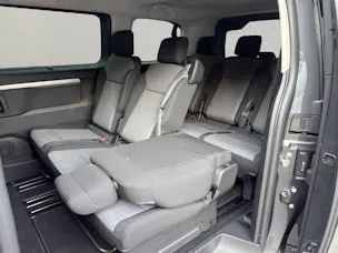 PEUGEOT Traveller Standard 2.2 BlueHDi Family Edition