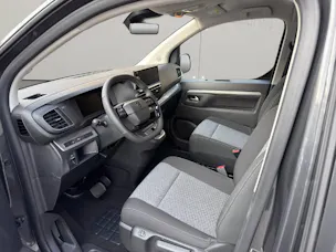 PEUGEOT Traveller Standard 2.2 BlueHDi Family Edition