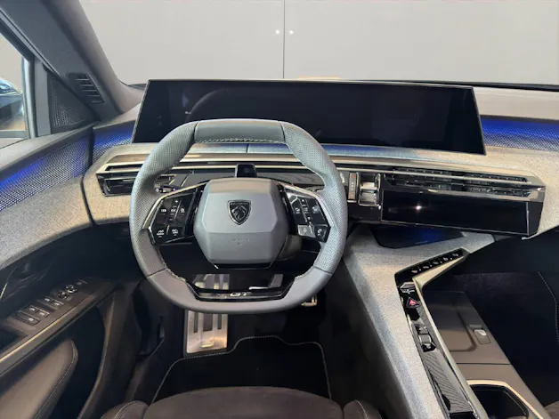 PEUGEOT 5008 1.2 Hybrid GT Exclusive