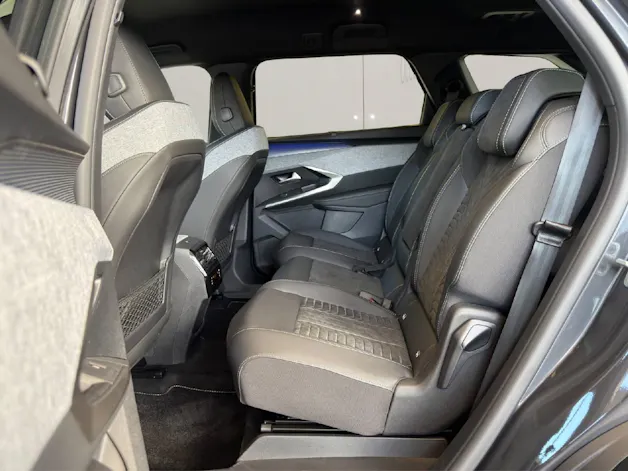 PEUGEOT 5008 1.2 Hybrid GT Exclusive
