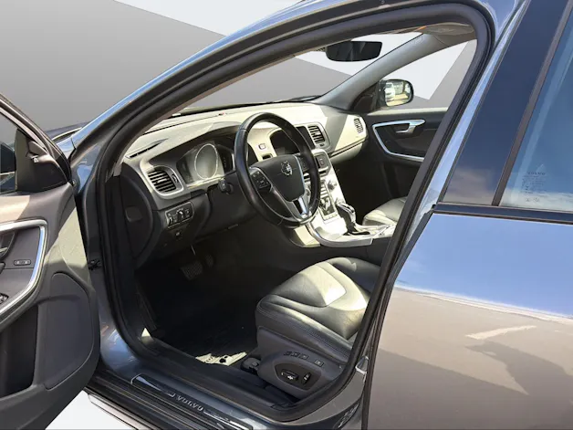 VOLVO V60 Cross Country 2.0 D4 Summum S/S