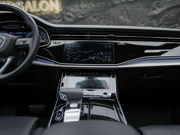 AUDI Q8 55 TFSI quattro tiptronic *22" Felgen*Panorama*B&O*Sitzbelüftung*Head-Up*