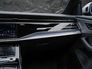 AUDI Q8 55 TFSI quattro tiptronic *22" Felgen*Panorama*B&O*Sitzbelüftung*Head-Up*