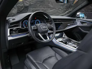 AUDI Q8 55 TFSI quattro tiptronic *22" Felgen*Panorama*B&O*Sitzbelüftung*Head-Up*
