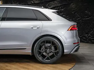 AUDI Q8 55 TFSI quattro tiptronic *22" Felgen*Panorama*B&O*Sitzbelüftung*Head-Up*