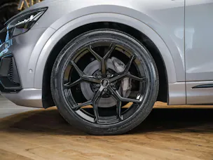 AUDI Q8 55 TFSI quattro tiptronic *22" Felgen*Panorama*B&O*Sitzbelüftung*Head-Up*