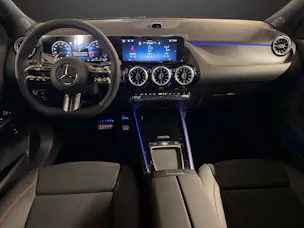 MERCEDES-BENZ GLA 250 4MATIC Swiss Star
