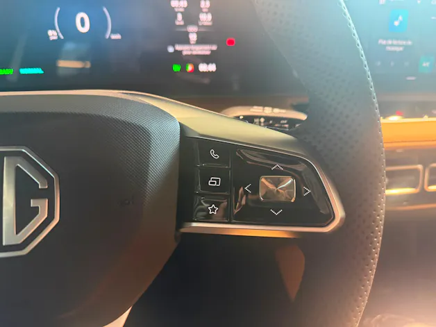 MG HS 1.5 T HEV Luxury