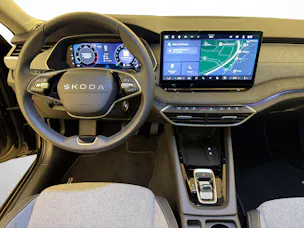 SKODA Octavia Combi 2.0 TSI Selection Tour