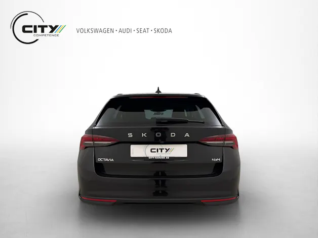 SKODA Octavia Combi 2.0 TSI Selection Tour