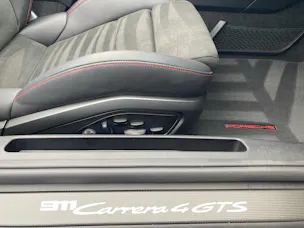 PORSCHE 911 Carrera 4 GTS Cabriolet