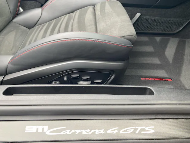 PORSCHE 911 Carrera 4 GTS Cabriolet