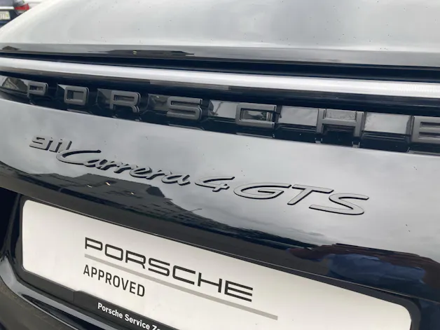 PORSCHE 911 Carrera 4 GTS Cabriolet