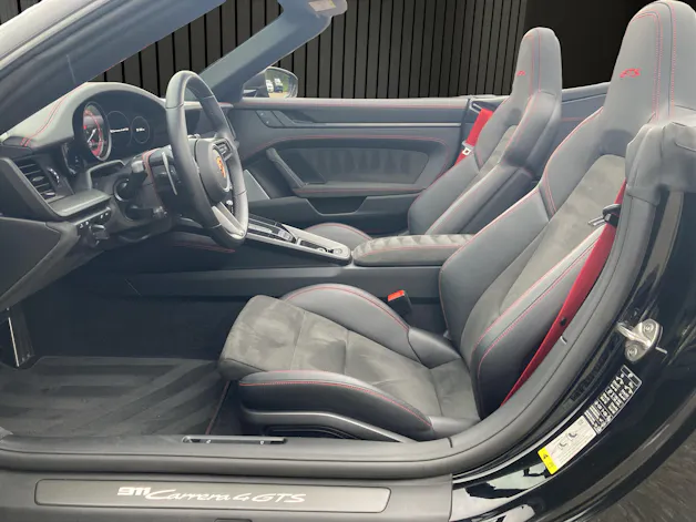 PORSCHE 911 Carrera 4 GTS Cabriolet