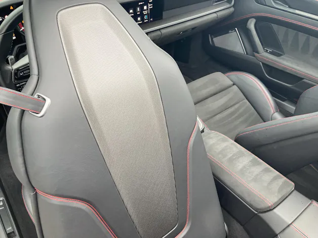 PORSCHE 911 Carrera 4 GTS Cabriolet
