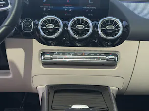 MERCEDES-BENZ GLA 250 Progressive4Matic