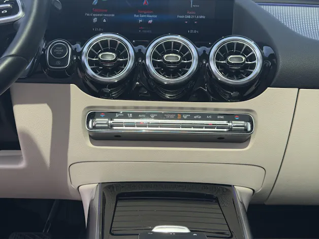 MERCEDES-BENZ GLA 250 Progressive4Matic