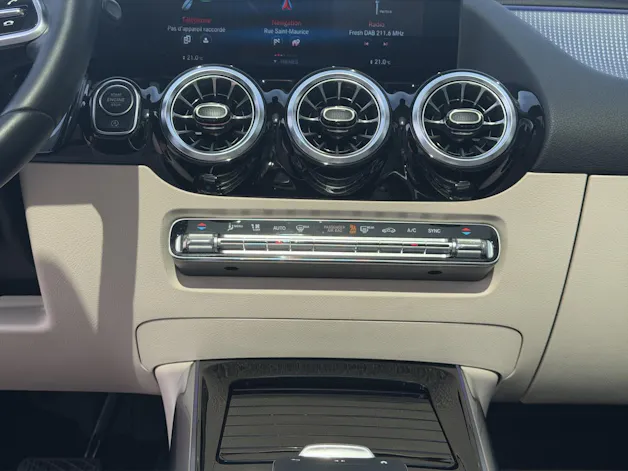 MERCEDES-BENZ GLA 250 Progressive4Matic