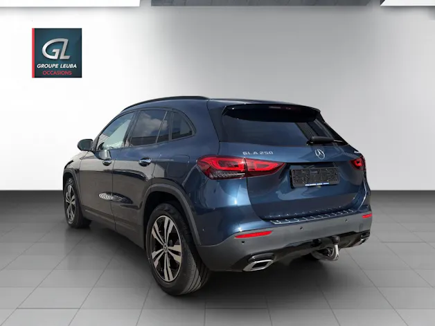 MERCEDES-BENZ GLA 250 Progressive4Matic