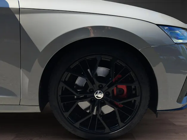 SKODA Octavia Combi 2.0 TSI DSG RS