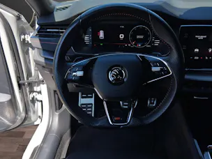 SKODA Octavia Combi 2.0 TSI DSG RS
