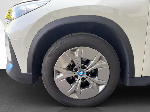 BMW iX1 xDrive30