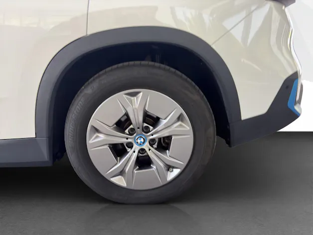 BMW iX1 xDrive30