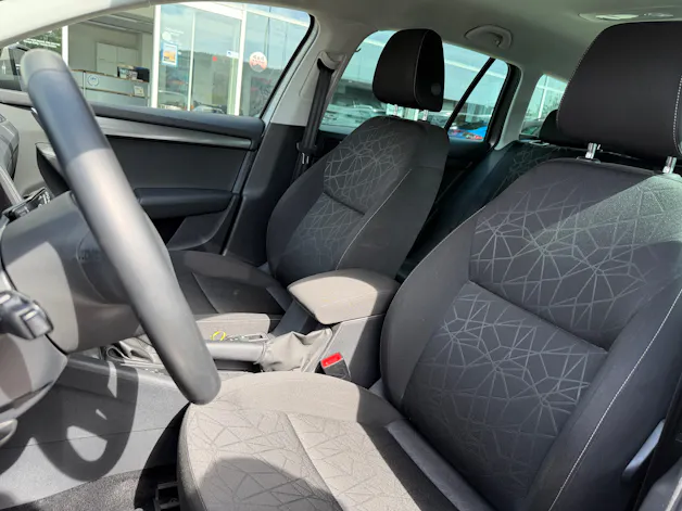 SKODA Octavia Combi 1.5 TSI Clever DSG