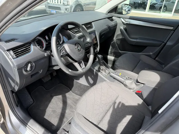 SKODA Octavia Combi 1.5 TSI Clever DSG
