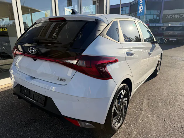 HYUNDAI i20 1.0 T-GDi Amplia DCT
