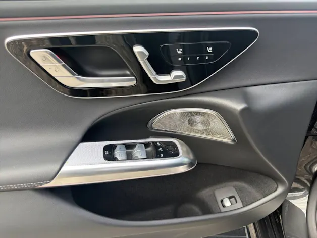 MERCEDES-BENZ E 220 d AMG Line 4matic