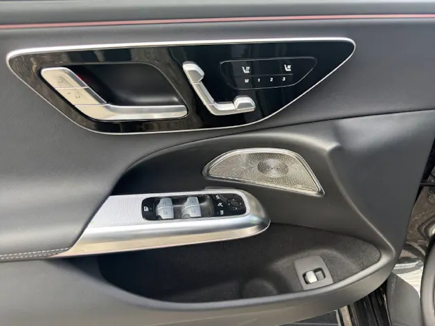MERCEDES-BENZ E 220 d AMG Line 4matic