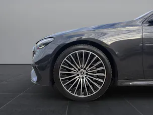 MERCEDES-BENZ E 220 d AMG Line 4matic