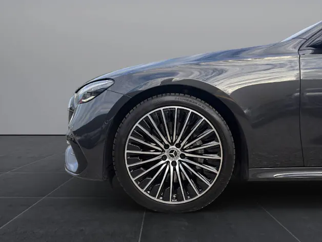 MERCEDES-BENZ E 220 d AMG Line 4matic